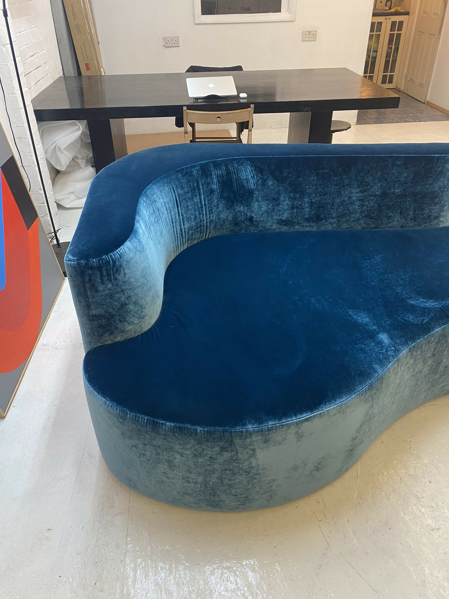CURVED VELVET SOFA