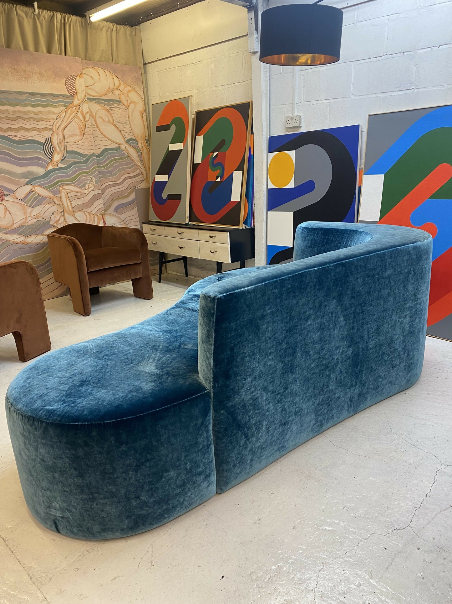CURVED VELVET SOFA
