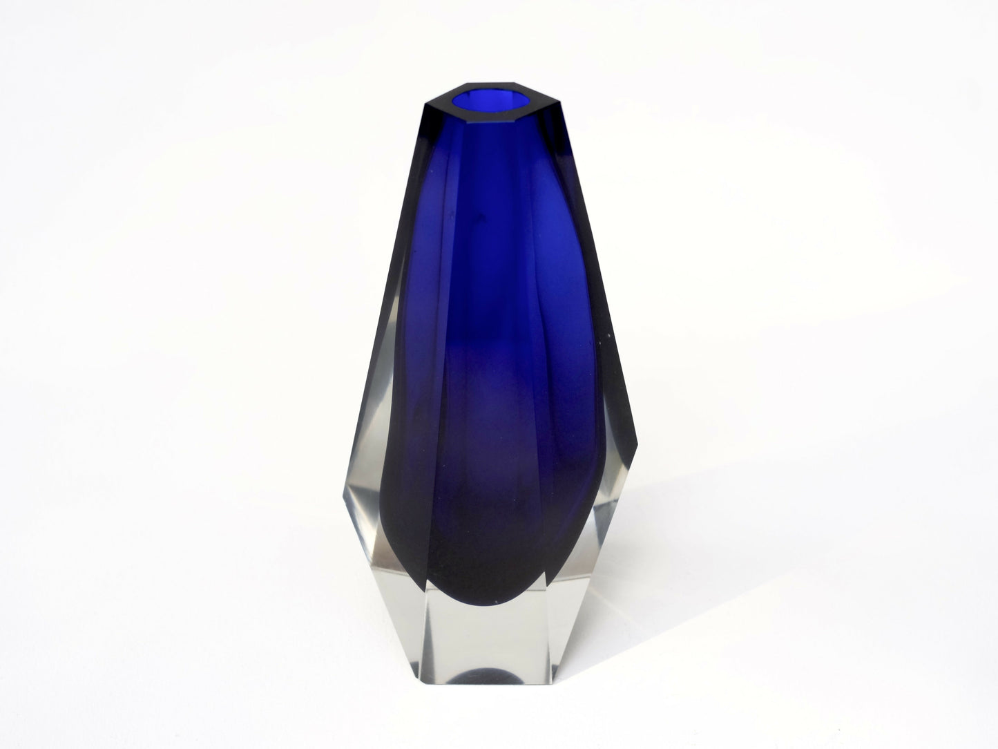 MURANO GLASS VASE BY MANDRUZZATO