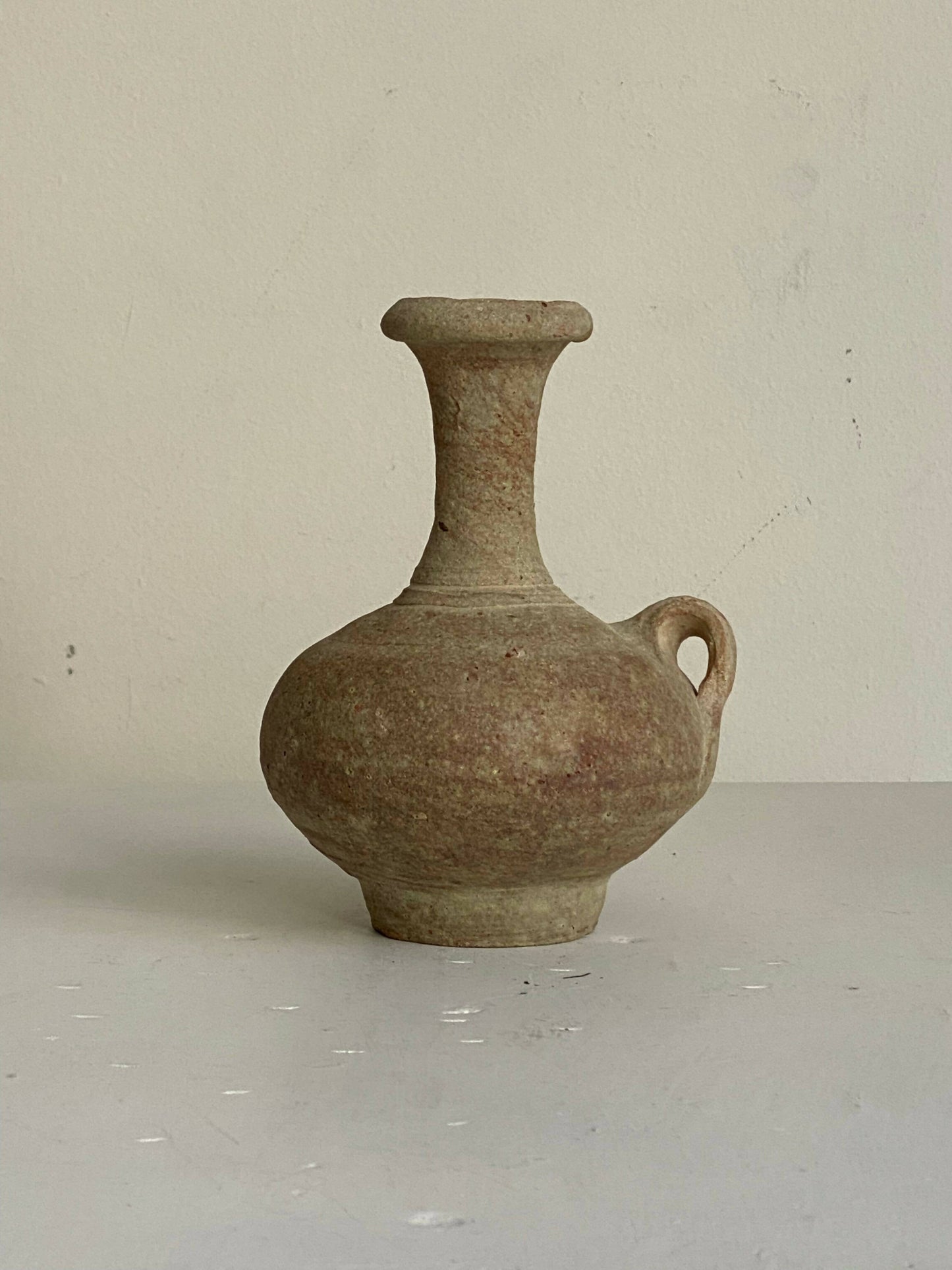 EARTHY VASE