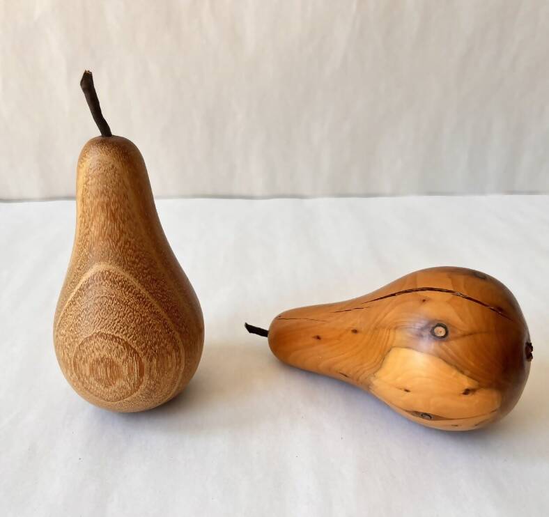 WOODEN FRUIT ENSEMBLE