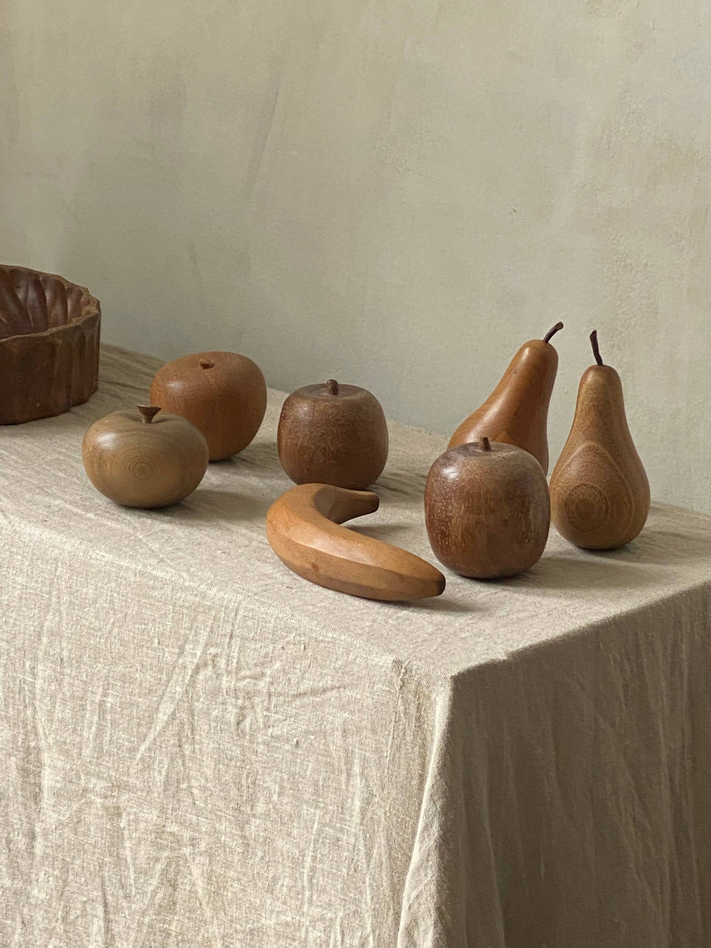WOODEN FRUIT ENSEMBLE