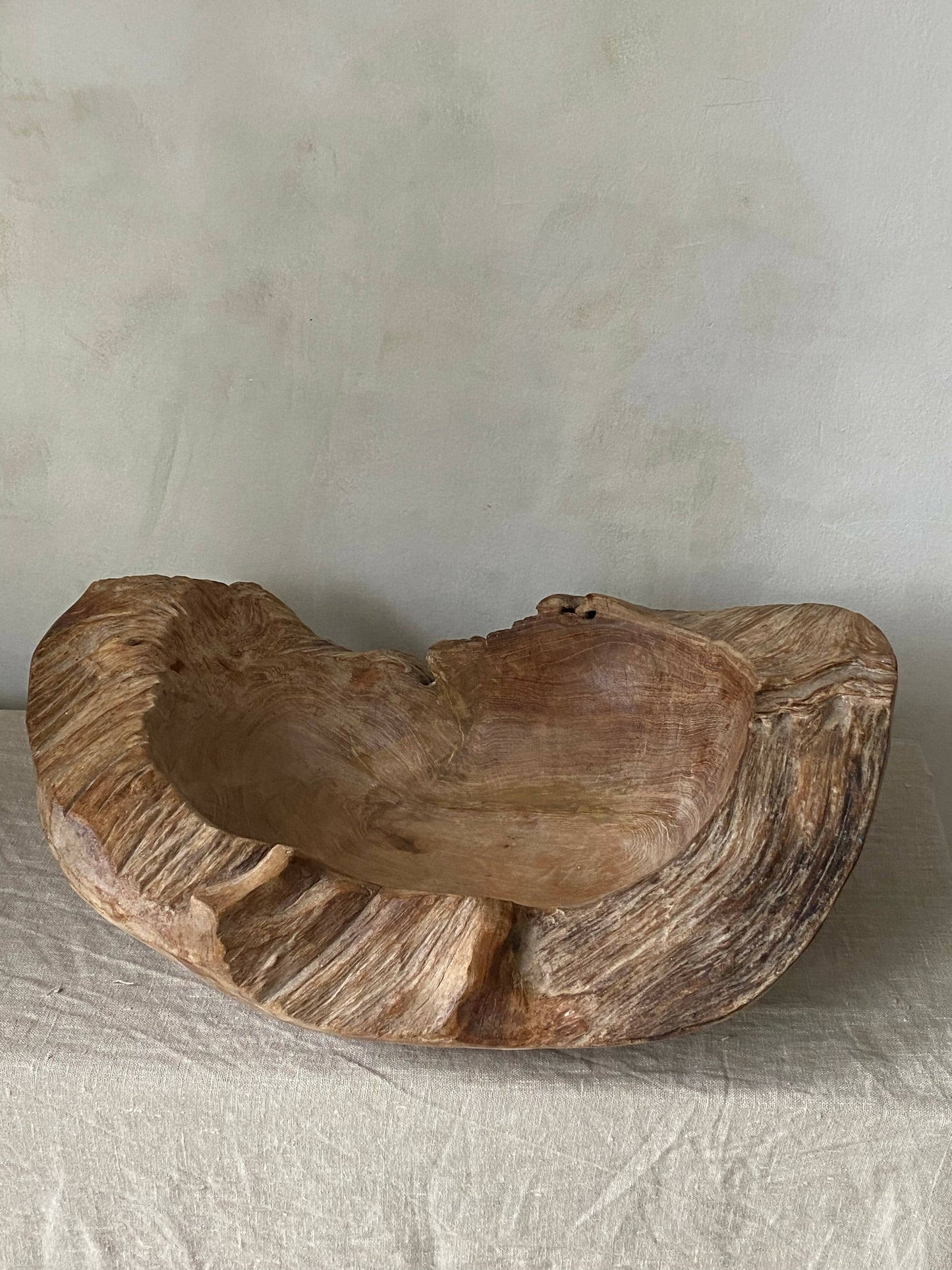 HANDCRAFTED WOODEN BOWL