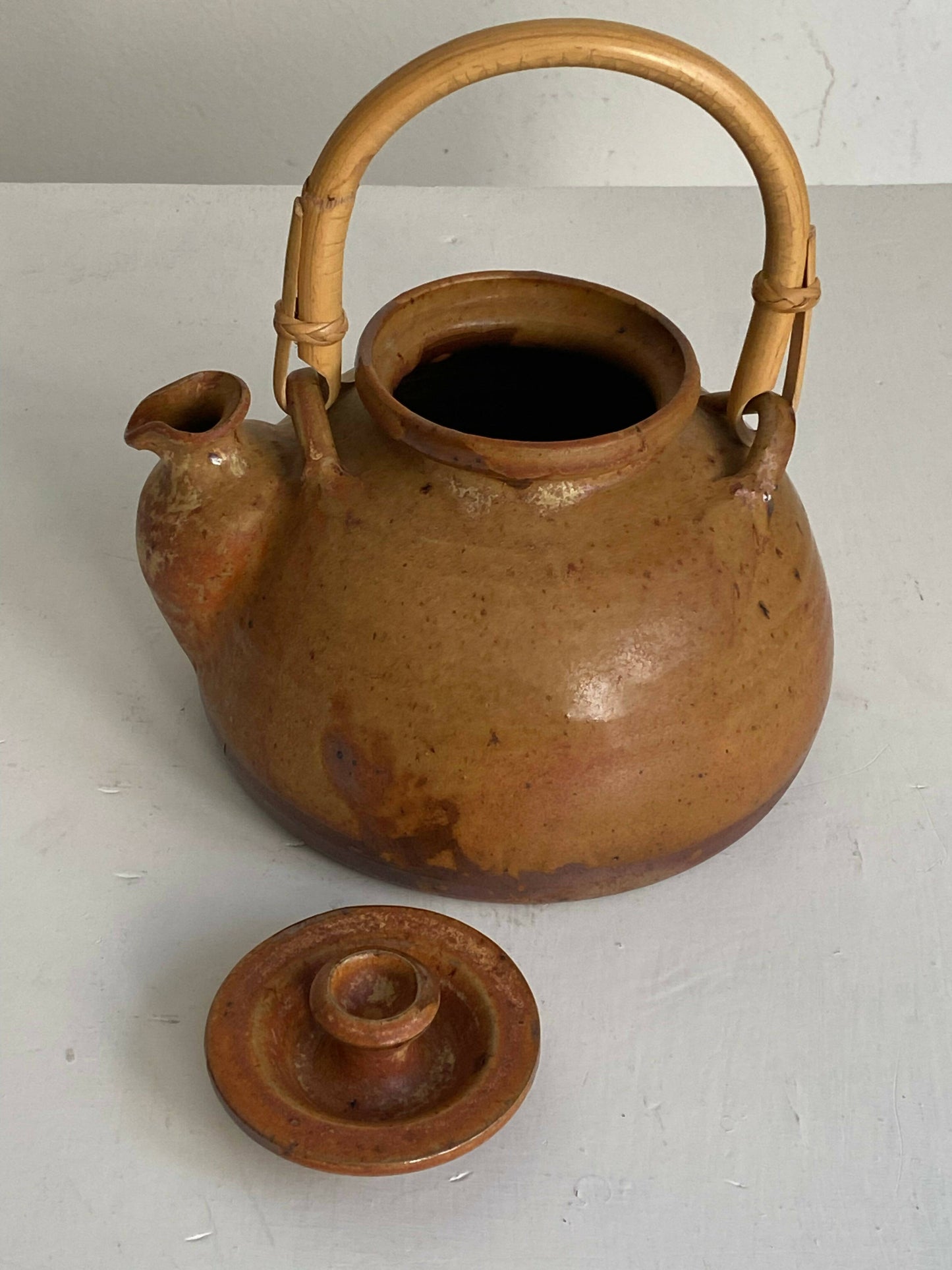 CERAMIC & BAMBOO TEA POT