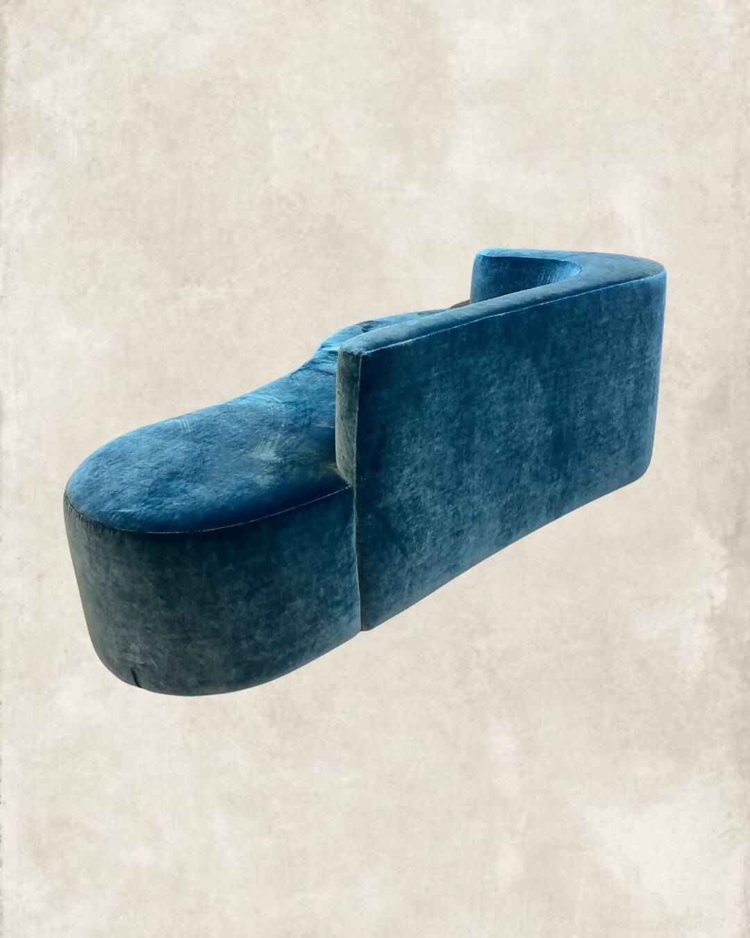 CURVED VELVET SOFA