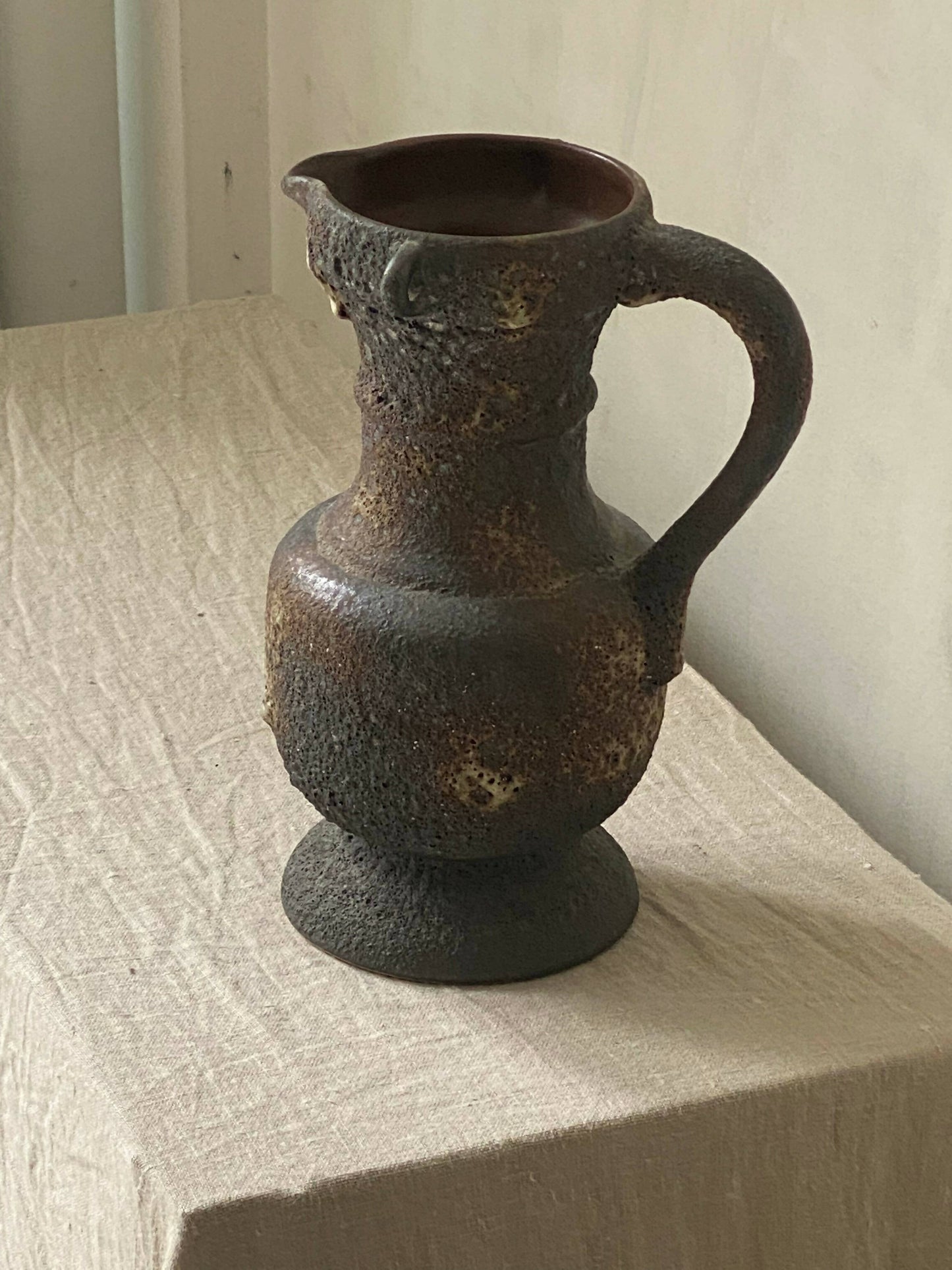 BIG TEXTURED VASE