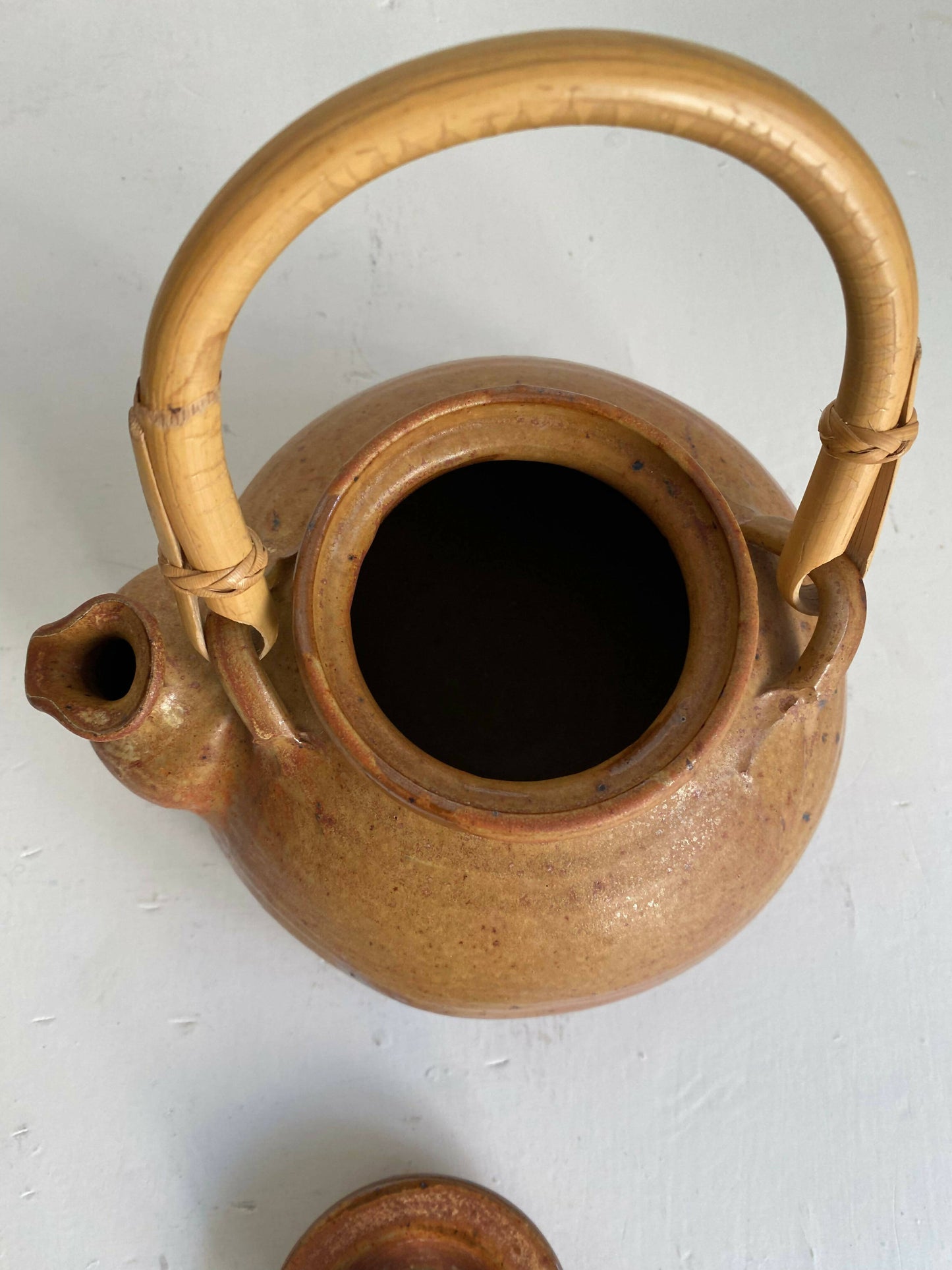 CERAMIC & BAMBOO TEA POT