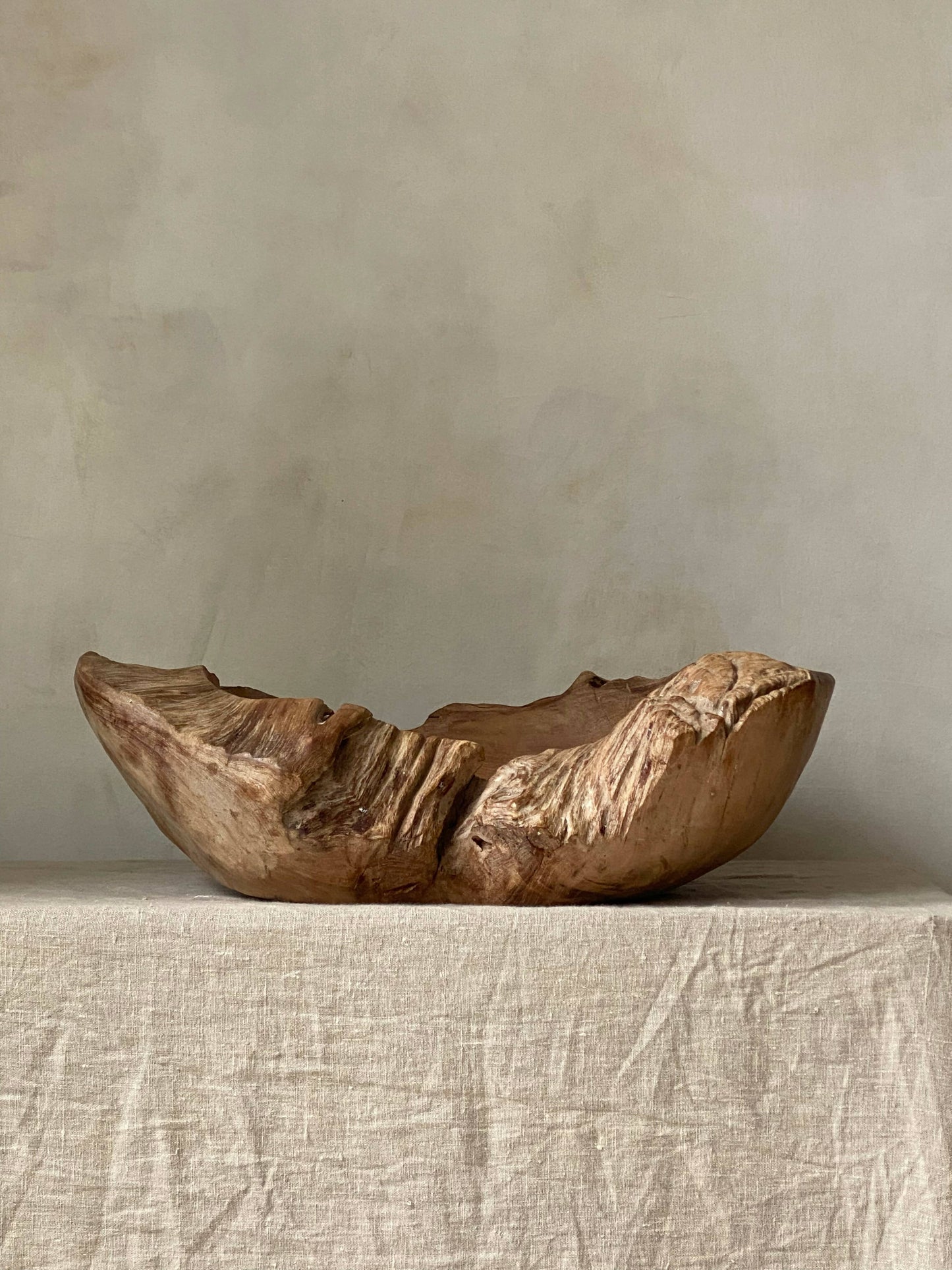 HANDCRAFTED WOODEN BOWL