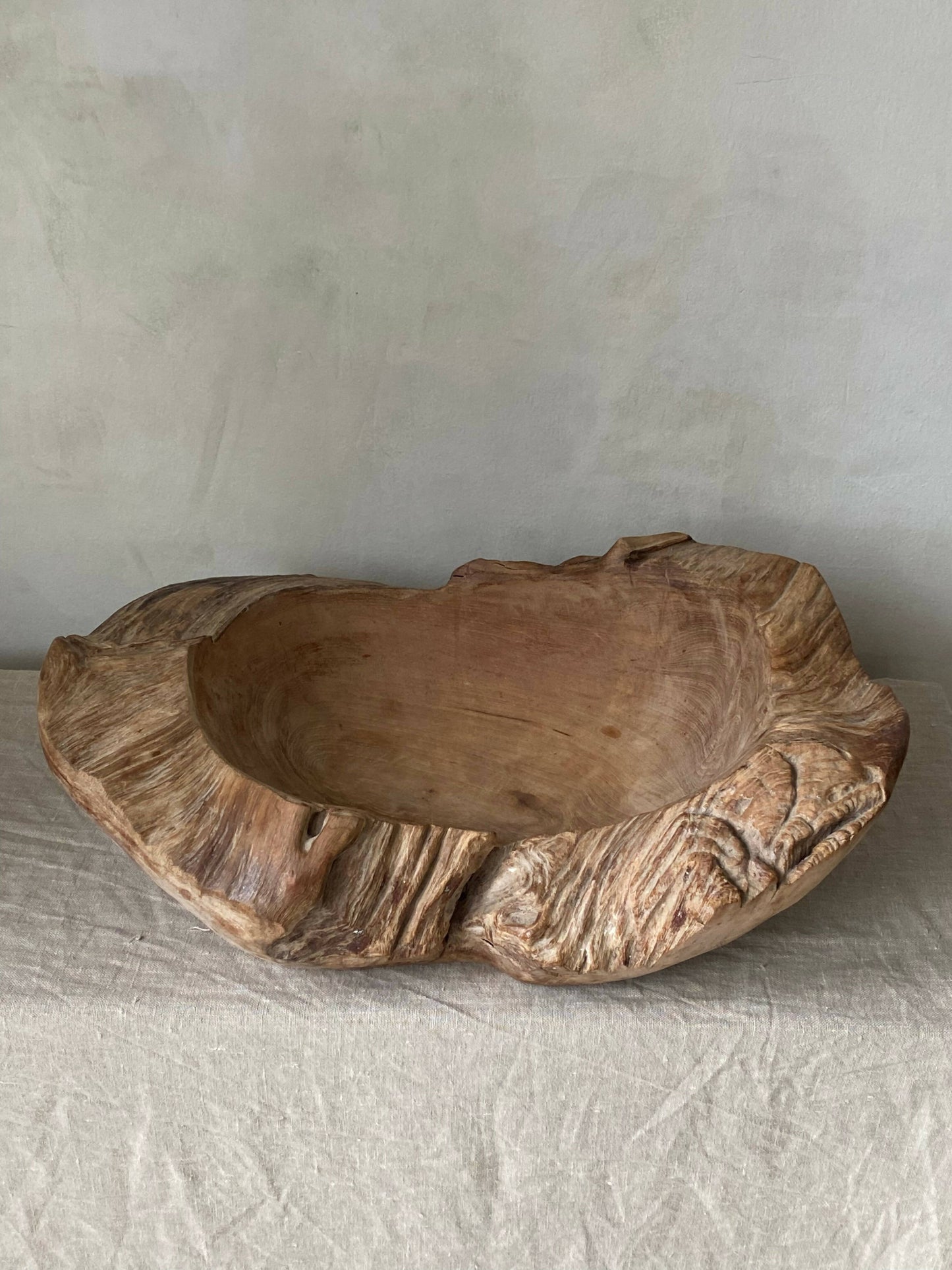 HANDCRAFTED WOODEN BOWL