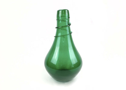 A GREEN MURANO GLASS BOTTLE VASE