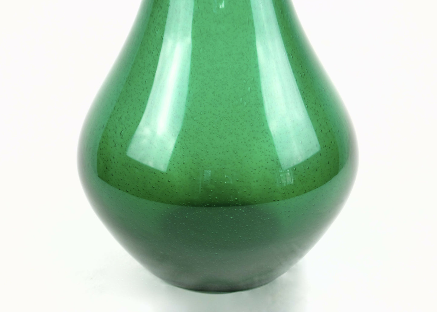 A GREEN MURANO GLASS BOTTLE VASE