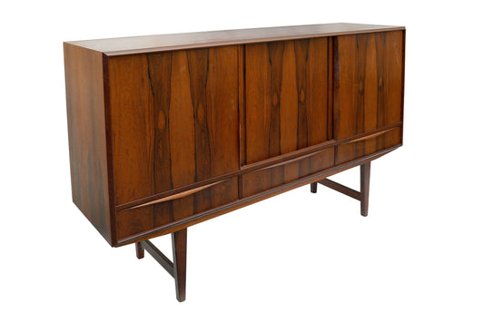 A DANISH ROSEWOOD SIDEBOARD BY E.W. BACH