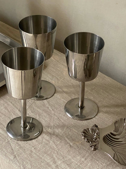 STAINLESS STEEL GOBLETS & TRAY