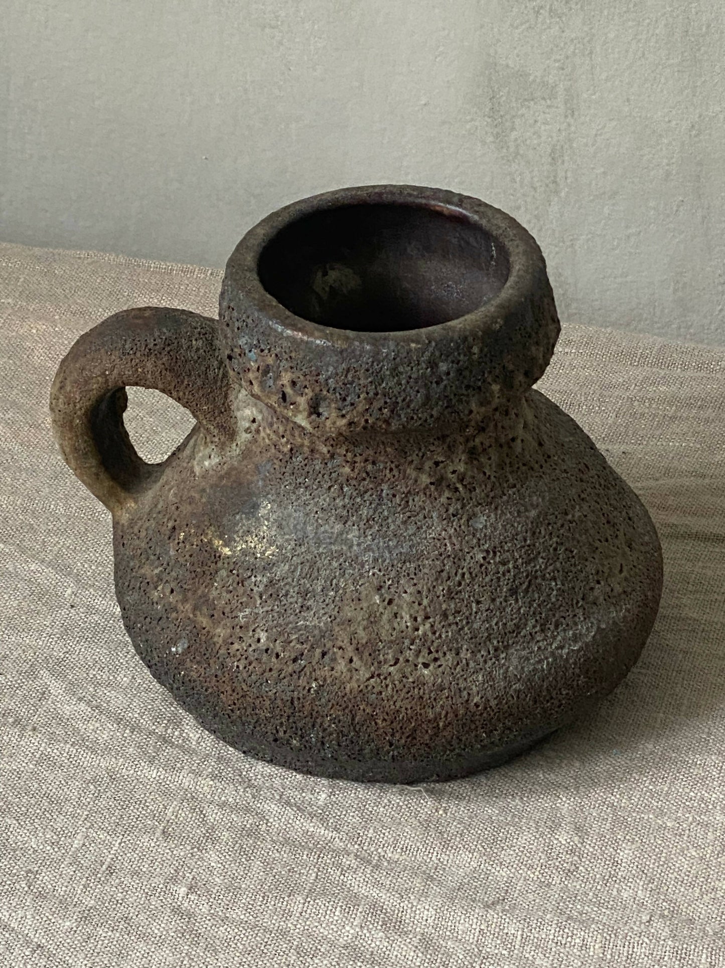 SMALL TEXTURED VASE