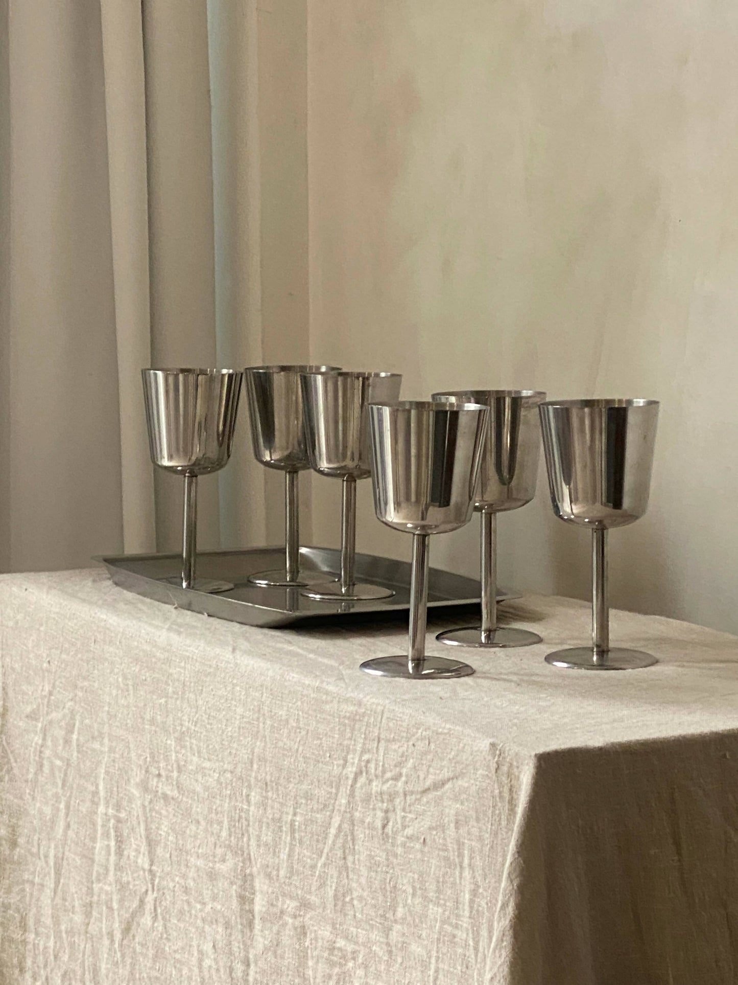 STAINLESS STEEL GOBLETS & TRAY