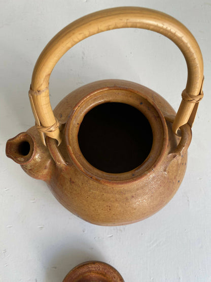 CERAMIC & BAMBOO TEA POT